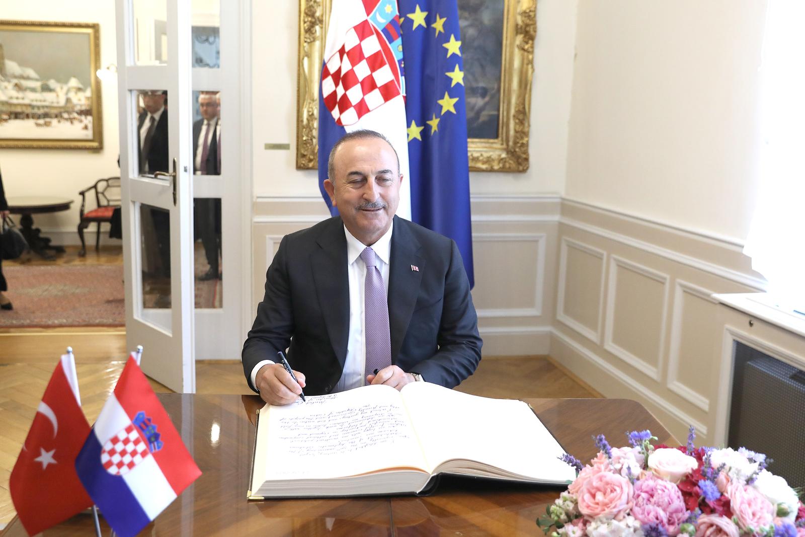 17.06.2022., Zagreb - Predsjednik Vlade Andrej Plenkovic primio je u Banskim dvorima ministra vanjskih poslova Republike Turske Mevluta Cavusoglua. Sastanki je nazocio i ministar vanjskih i europskih poslova Gordan Grlic Radman.
  Photo: Patrik Macek/PIXSELL
