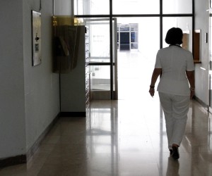 18.09.2013., Split - Medicinsko osoblje KBC-a Firule danas je zapocelo sa strajkom koji nije pretjerano uzrujao pacijente. Hodnici u bolnici potpuno su prazni.rPhoto: Tino Juric/PIXSELL