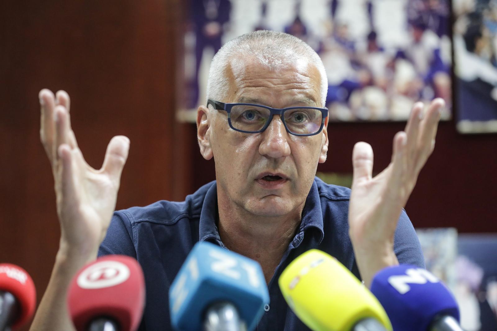 20.06.2022., Zagreb - U prostorija KK Cibona odrzana konferencija za medije na kojoj je predstavljena akcija Za spas Cibone. Bivsi trener Aleksandar Aco Petrovic.  Photo: Robert Anic/PIXSELL