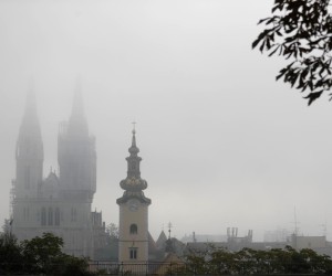 20.10.2021., Zagreb - Gusta magla prekrila centar Zagreba Photo: Slavko Midzor/PIXSELL