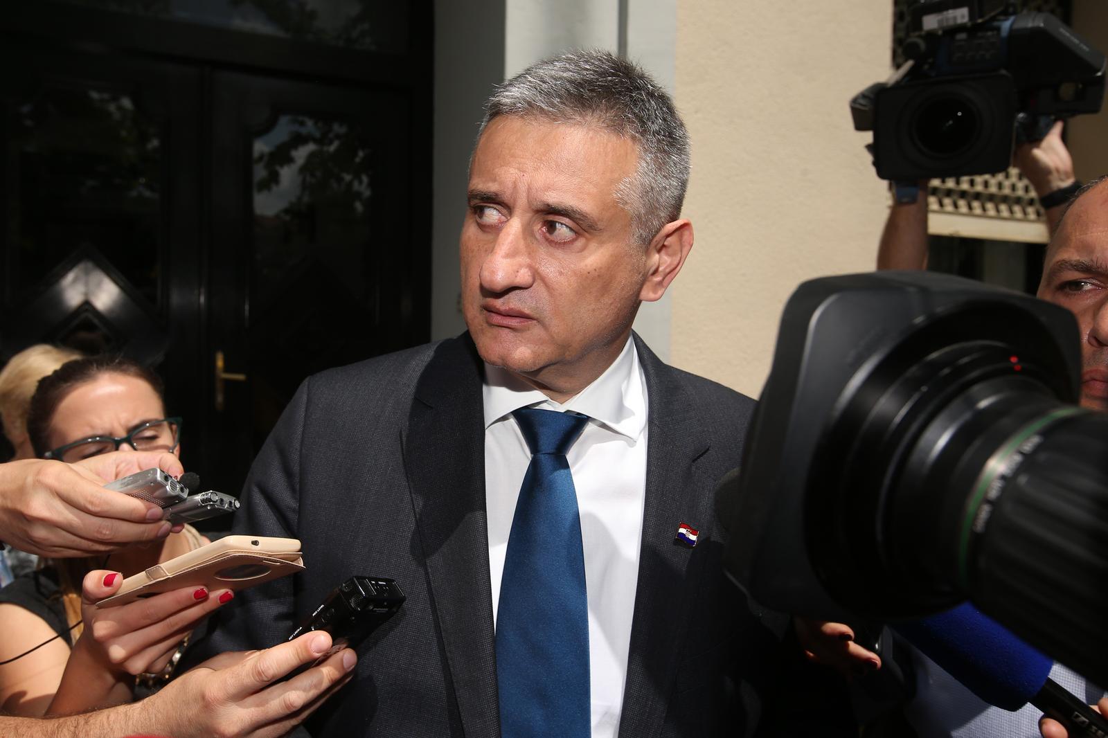 21.06.2016., Zagreb - Tomislav Karamarko odlazi iz sredisnjice HDZ-a. Photo: Robert Anic/PIXSELL