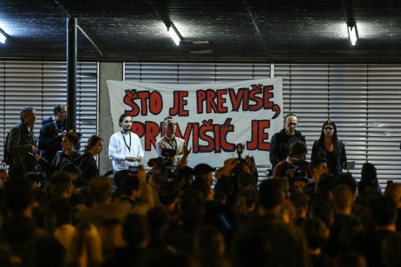 21.09.2016., Zagreb - Dekan Filozofskog fakulteta Vlatko Previsic je uoci Plenuma na kojem studenti trebaju raspravljati o njegovoj odluci da se raspusti Studentski zbor, ali i o zastitarima koje je postavio na Fakultet, zabranio njegovo odrzavanje u dvorani na fakultetu, istaknuvsi da iz pravnih i sigurnosnih razloga nije moguce odobriti njegovo odrzavanje tamo, buduci da je rijec o politickom skupu. Plenum ce se stoga odrzati u 20 sati ispred zgrade Fakulteta. Photo: Igor Soban/PIXSELL
