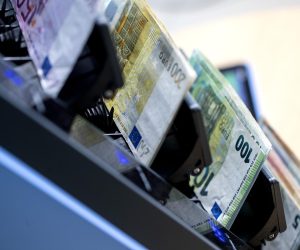 21.01.2022., Zagreb - Od 1. sijecnja 2023. godine, prema planu Vlade, platezno sredstvo u Hrvatskoj postat ce euro, a Hrvatska ce postati 20. clanica eurozone. Kuna ce time, nakon 28 godina koristenja, otici u povijest, dok ce hrvatski gradjani i sluzbeno postati korisnici eura. Ilustracija prelaska kune na euro. Photo: Igor Kralj/PIXSELL