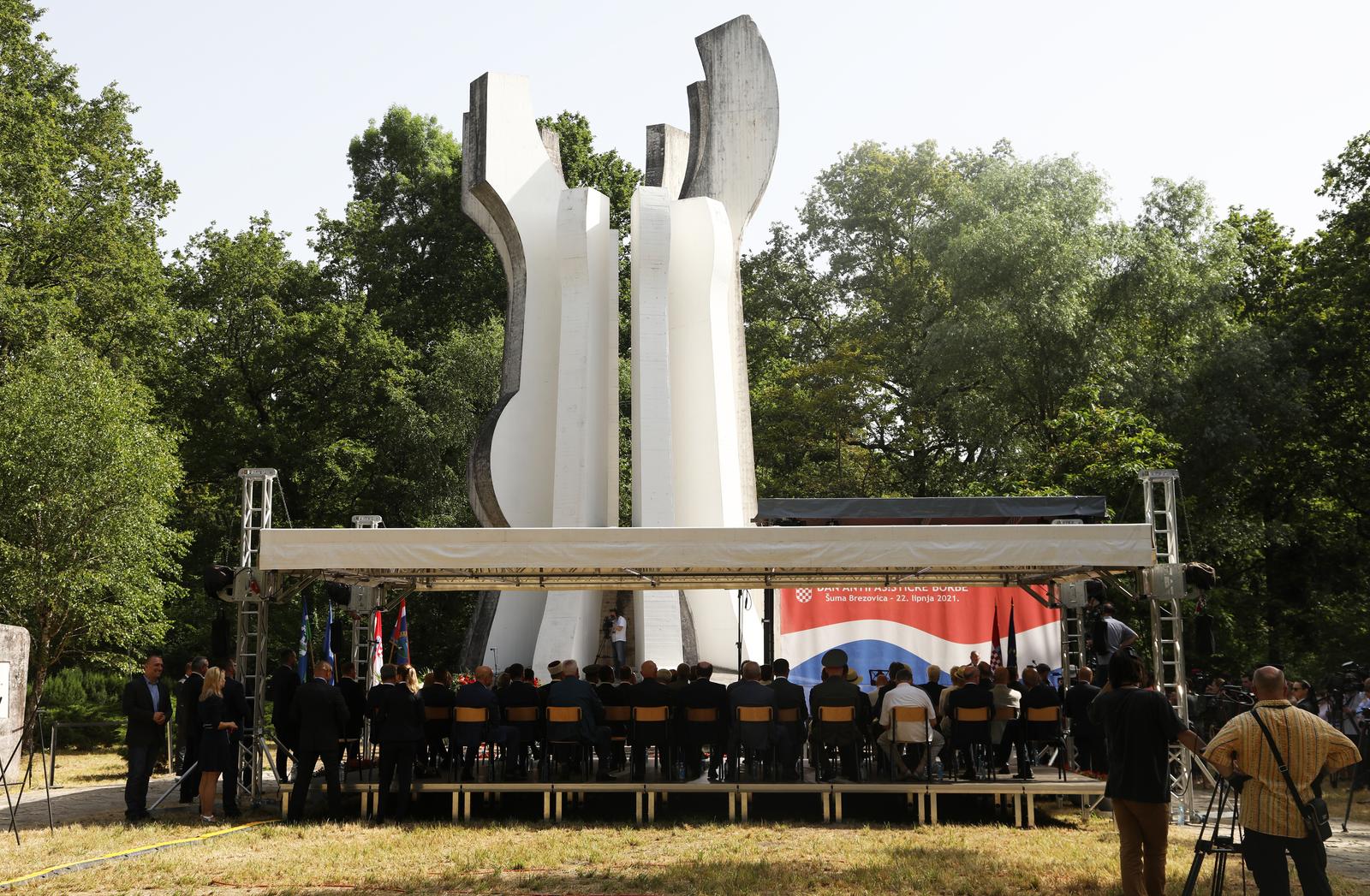 22.06.2021. Sisak, Spomen park Brezovica - Obiljezavanje Dana antifasisticke borbe. Nazocili su visoki duznosnici Vlade RH, premijer Andrej Plenkovic, predsjednik RH Zoran Milanovic te zupan sisacko moslavacke zupanije Ivan Celjak i gradonacelnica Siska Kristina Ikic Banicek.  Photo: Edina Zuko/PIXSELL