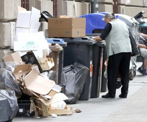23.05.2022., Zagreb - Prema pisanju medija postoje naznake da ambiciozan plan za odvajanje otpada koji je najavio gradonacelnik Tomasevic propada. U sindikatima Cistoce se protive i tvrde da budu li se vrecice prodavale u trgovackim centrima, njima prijeti bankrot. Oporba takodjer odluku gradonacelnika smatra utopistickom, neprovedivom i financijski neodrzivom.
  Photo: Patrik Macek/PIXSELL