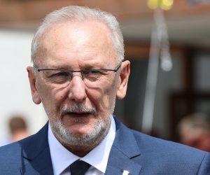 23.05.2022.,Zagreb, u Policijskoj akademiji odrzana Svecana promocija prvostupnika strucnog studija Kriminalistike. Svecanosti je nazocio potpredsjednik Vlade i ministar dr. sc. Davor Bozinovic koji je najboljim prvostupnicima i specijalistima Kriminalistike urucio pohvalnice.
Uz potpredsjednika Vlade i ministra dogadjaju je nazočiti glavni ravnatelj policije Nikola Milina. Nakon dodjele priznanja, ministar Bozinovic i glavni ravnatelj policiji Nikola Milina dali su izjave za medije. Photo: Robert Anic/PIXSELL