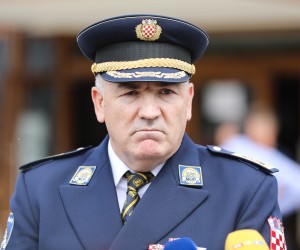 23.05.2022.,Zagreb, u Policijskoj akademiji odrzana Svecana promocija prvostupnika strucnog studija Kriminalistike. Svecanosti je nazocio potpredsjednik Vlade i ministar dr. sc. Davor Bozinovic koji je najboljim prvostupnicima i specijalistima Kriminalistike urucio pohvalnice.
Uz potpredsjednika Vlade i ministra dogadjaju je nazočiti glavni ravnatelj policije Nikola Milina. Nakon dodjele priznanja, ministar Bozinovic i glavni ravnatelj policiji Nikola Milina dali su izjave za medije. Photo: Robert Anic/PIXSELL