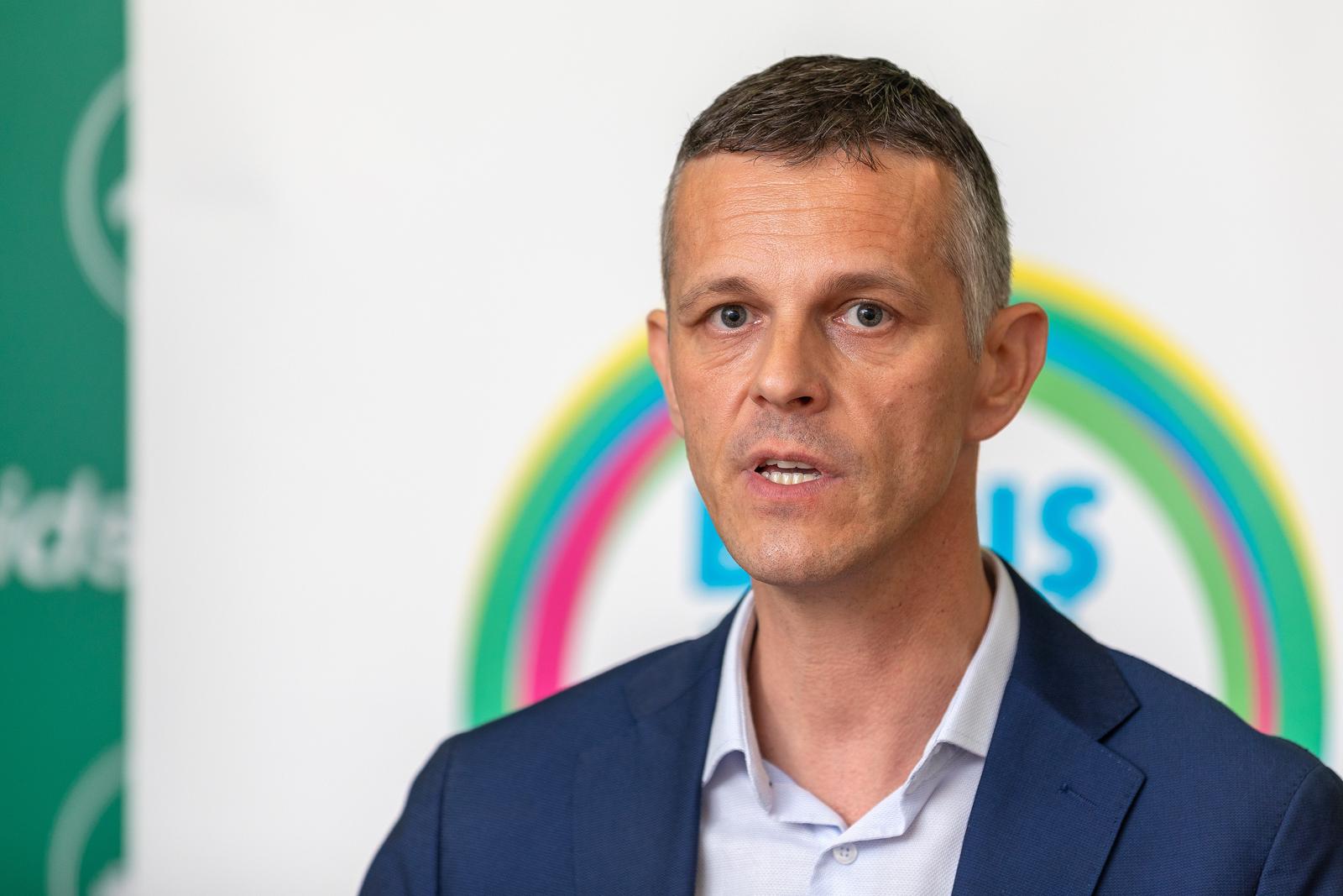 24.05.2021., Pula  - rU prostorijama IDS-a odrzana je  konferencija za medije na kojoj su bili prisutni Boris Miletic , Elena Puh Belci te Valter Flego. rPhoto: Srecko Niketic/PIXSELL
