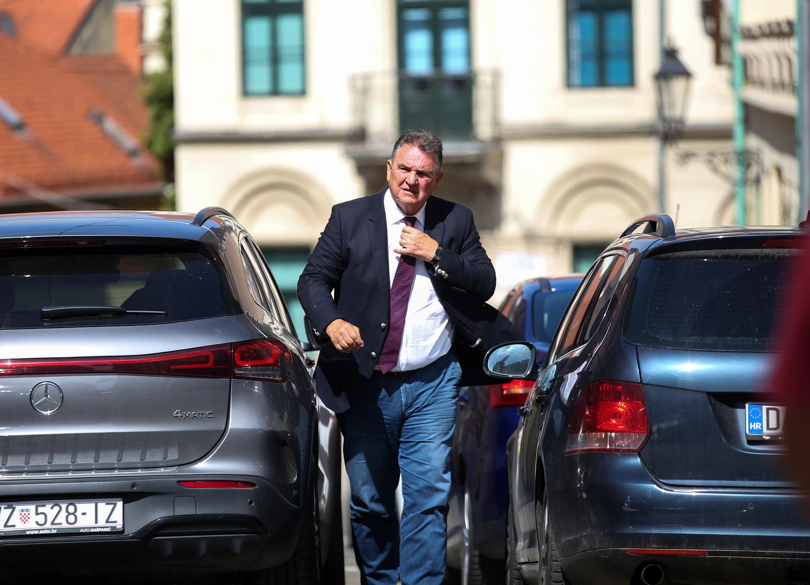 26.05.2022., Zagreb - Dolazak koalicijskih partnera na sastanak parlamentarne vecine. Radimir Cacic. Photo: Zeljko Hladika/PIXSELL