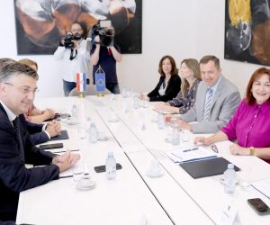 28.06.2022., Zagreb - Predsjednik Vlade Andrej Plenkovic primio je u Banskim dvorim potpredsjednicu Europske komisije Dubravku Suicu u povodu isplate prve rate sredstava iz Europske unije za provedbu Nacionalnog plana oporavka i otpornosti. Photo: Patrik Macek/PIXSELL