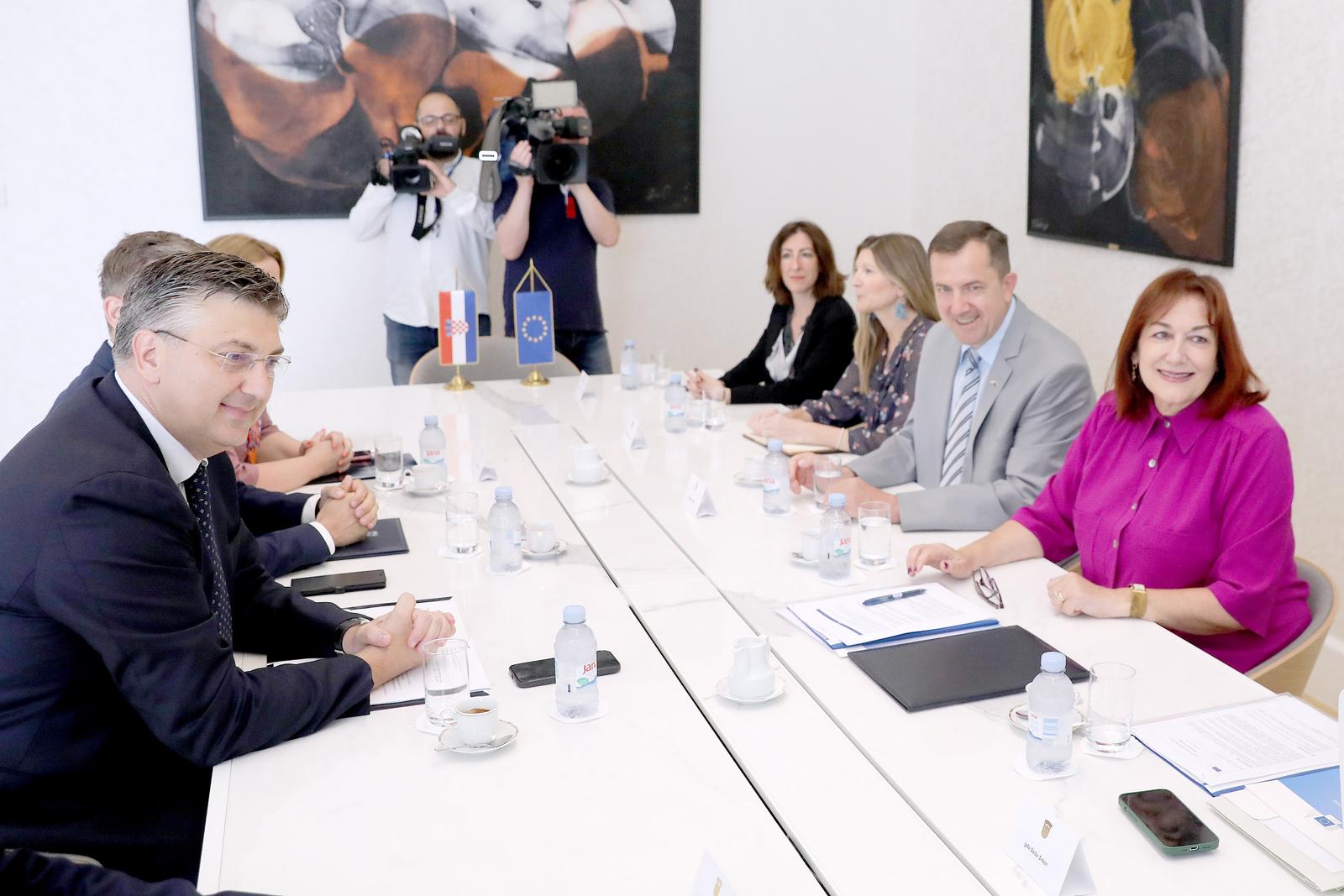 28.06.2022., Zagreb - Predsjednik Vlade Andrej Plenkovic primio je u Banskim dvorim potpredsjednicu Europske komisije Dubravku Suicu u povodu isplate prve rate sredstava iz Europske unije za provedbu Nacionalnog plana oporavka i otpornosti. Photo: Patrik Macek/PIXSELL