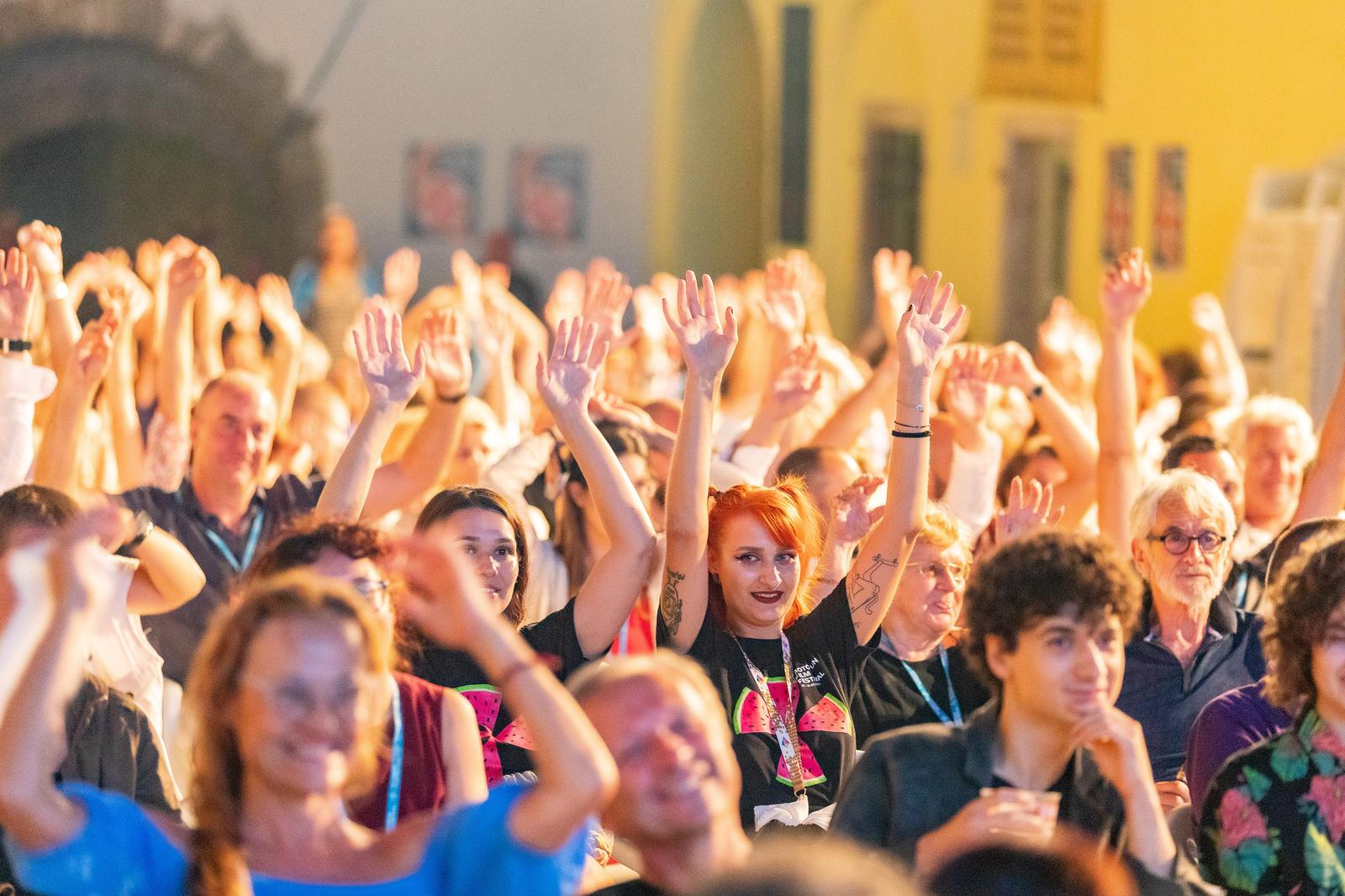 27.07.2021., Motovun - Na trgu Andree Antica otvoren je Motovun Film Festival koje je vodio Mario Petrekovic a tijekom otvorenja publici su se obratili Tomislav Pahovic (nacelnik opcinme Motovun), zamjenica Zupana Istarske zupanije Jassica Acquavita, Veleposlanik Italije u Hrvatskoj Pierfrancesco Sacco i Igor Mirkovic direktor festivala. Photo: Srecko Niketic/PIXSELL