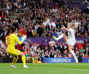 Soccer Football - Women's Euro 2022 - Group A - England v Austria - Old Trafford, Manchester, Britain - July 6, 2022  England's Beth Mead scores their first goal REUTERS/Molly Darlington
