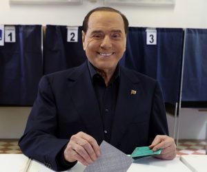 epa10009143 Leader of Italian party 'Forza Italia', Silvio Berlusconi, during the voting operations in a polling station to vote in the five referenda regarding justice in Milan, Italy, 12 June 2022.  EPA/MATTEO BAZZI