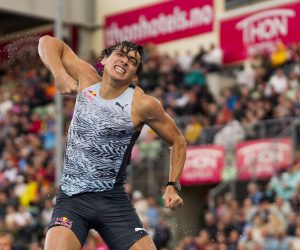 epa10016892 Armand Duplantis from Sweden reacts during the Men's pole vault competition during the Diamond League Bislett Games 2022 in Oslo, Norway, 16 June 2022.  EPA/Beate Oma Dahle  NORWAY OUT