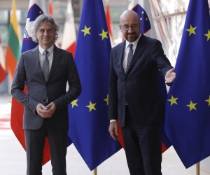 epa10017683  European Council President Charles Michel (R) welcomes the Prime Minister of Slovenia Robert Golob (L) ahead of a meeting at the European council in Brussels, Belgium, 17 June 2022.  EPA/OLIVIER HOSLET