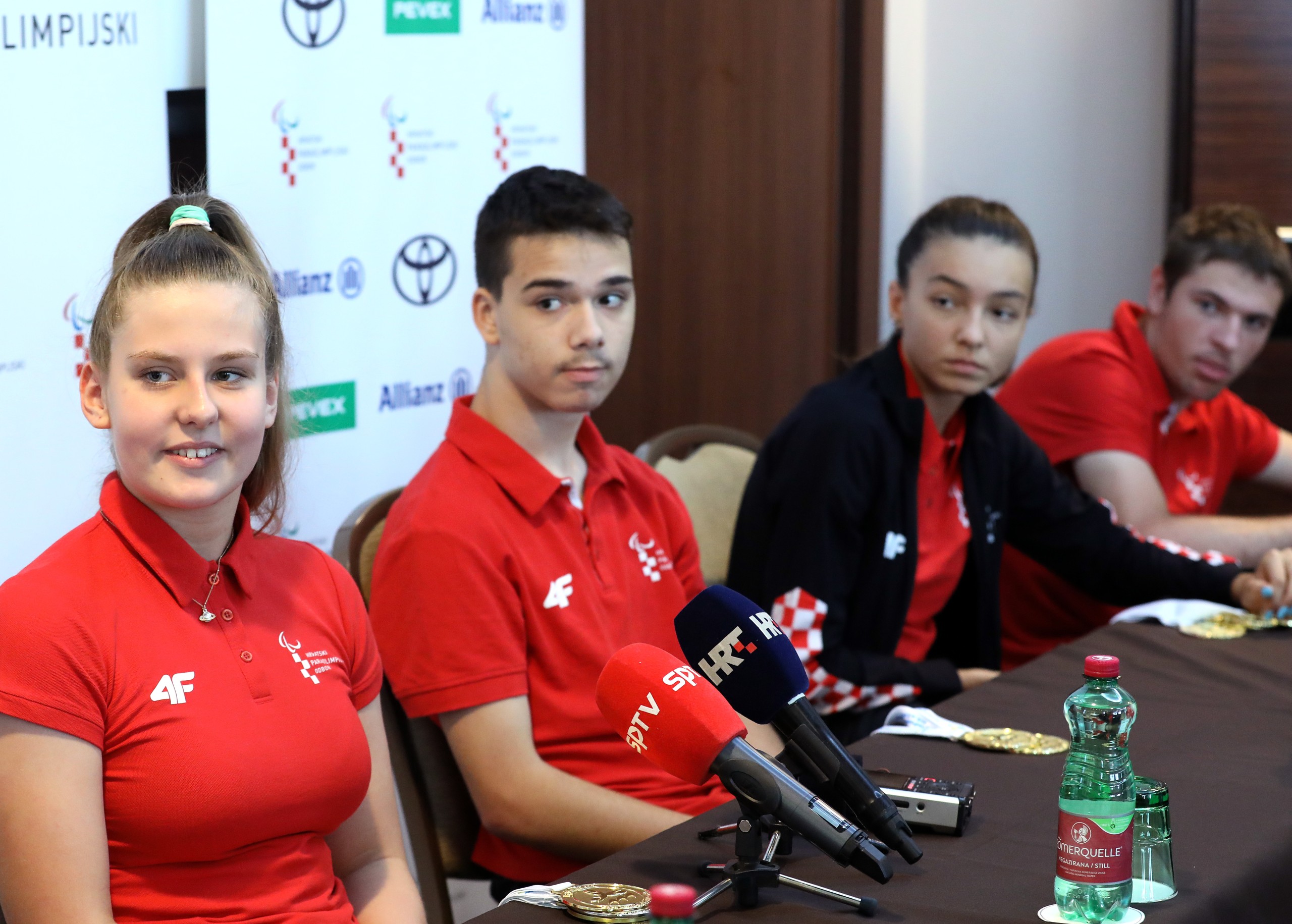 Zagreb, 05.07.2022. - Konferencija za medije povodom povratka hrvatske reprezentacije mladih parasportaa sa estih Europskih igara mladih (EYPG). Na fotografiji Marija Badrov, Borna Zohil, Ema Meèiæ, Massimo Iveta. foto HINA/ Lana SLIVAR DOMINIÆ/ lsd