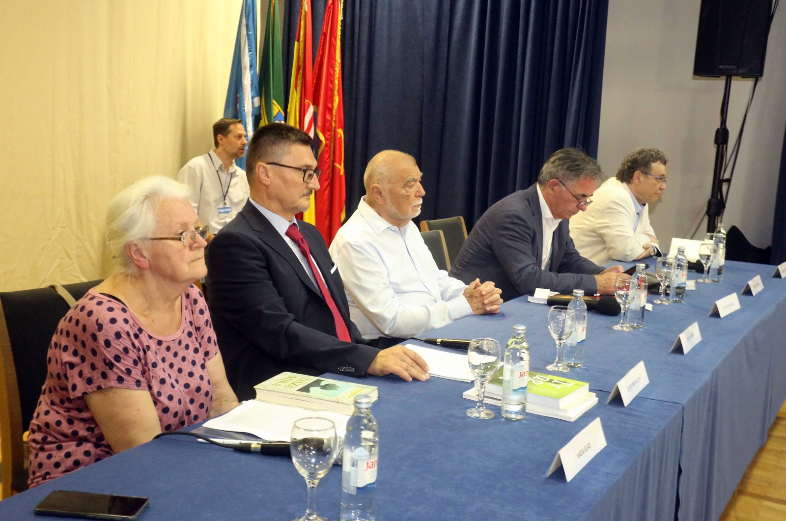 Vrbovsko,06.07.2022.- U organizaciji Srpskog narodnog vijeæa (SNV) u suradnji s SDK Prosvjetom u Vrbovskom je odran okrugli stol povodom obiljeavanja 30. godinjice Dogovora o odranju mira u Gorskom Kotaru.  
foto HINA/ Miljenko KLEPAC/ mk