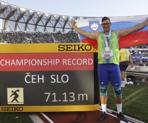 epa10081044 Gold medalist Kristjan Ceh of Slovenia celebrates after winning the Men's Discus Throw final at the World Athletics Championships Oregon22 at Hayward Field in Eugene, Oregon, USA, 19 July 2022.  EPA/Robert Ghement