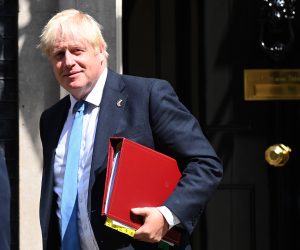 epa10081662 Britain's Prime Minister Boris Johnson departs his official residence at 10 Downing Street to appear at his final Prime Ministers Questions at Parliament in London, Britain, 20 July 2022. Johnson announced his resignation on 07 July 2022 and will remain as Prime Minister until a new Conservative Party leader is elected.  EPA/NEIL HALL