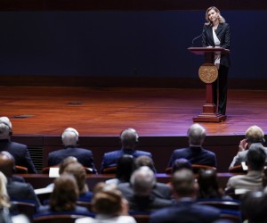 epa10082431 First Lady of Ukraine Olena Zelenska gives an address to members of the United States Congress, on Capitol Hill in Washington, DC, USA, 20 July 2022.  EPA/JABIN BOTSFORD / POOL