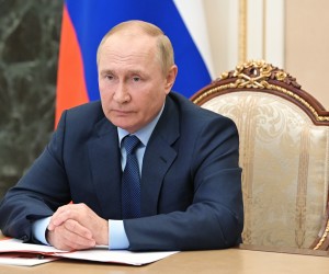 epa10095770 Russian President Vladimir Putin chairs a meeting with permanent members of the Russian Security Council via a video conference call at the Kremlin in Moscow, Russia, 28 July 2022.  EPA/MIKHAIL KLIMENTYEV / KREMLIN / POOL MANDATORY CREDIT
