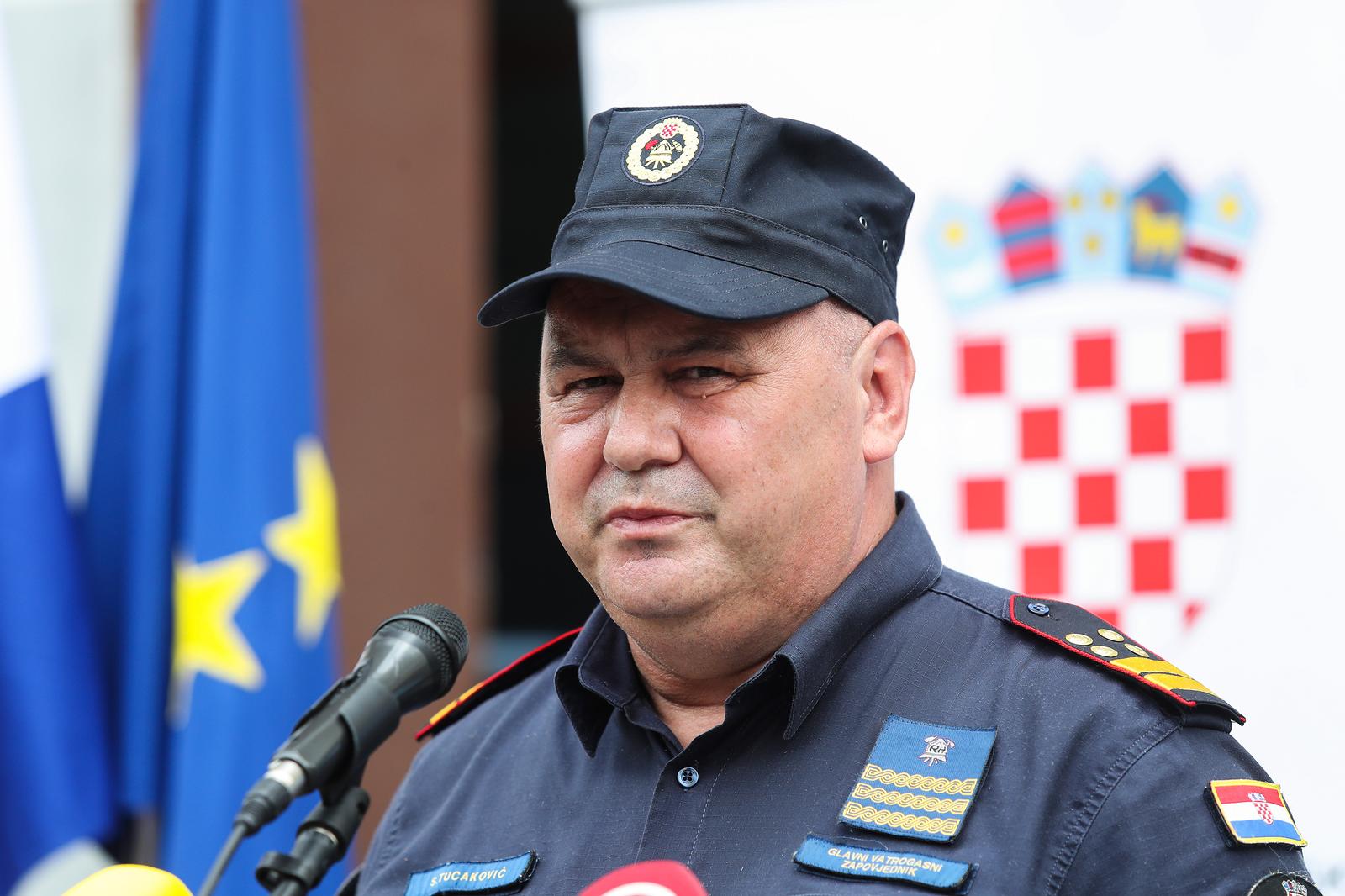 02.08.2021., Zagreb - Svecana primopredaja 15 vatrogasnih vozila u Drzavnoj vatrogasnoj skoli Hrvatske vatrogasne zajednice. Vatrogasna vozila nabavljena su temeljem Ugovora o provedbi aktivnosti opremanja i osposobljavanja vatrogasnih zajednica za 2019. zakljucenog izmedju Ministarstva poljoprivrede i HVZ-a, te Programa opremanja i osposobljavanja vatrogasnih zajednica za 2019. HVZ iz sredstava naknade za opcekorisne funkcije suma nabavlja za vatrogasne organizacije ukupno 75 kombiniranih i 58 Pick-up vozila. Slavko Tucakovic. rPhoto: Luka Stanzl/PIXSELL