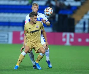 03.10.2021., stadion Gradski vrt, Osijek - 11. kolo, Hrvatski Telekom Prva liga, NK Osijek - HNK Hajduk.  Alexander Kacaniklic, Petar Bockaj Photo: Davor Javorovic/PIXSELL