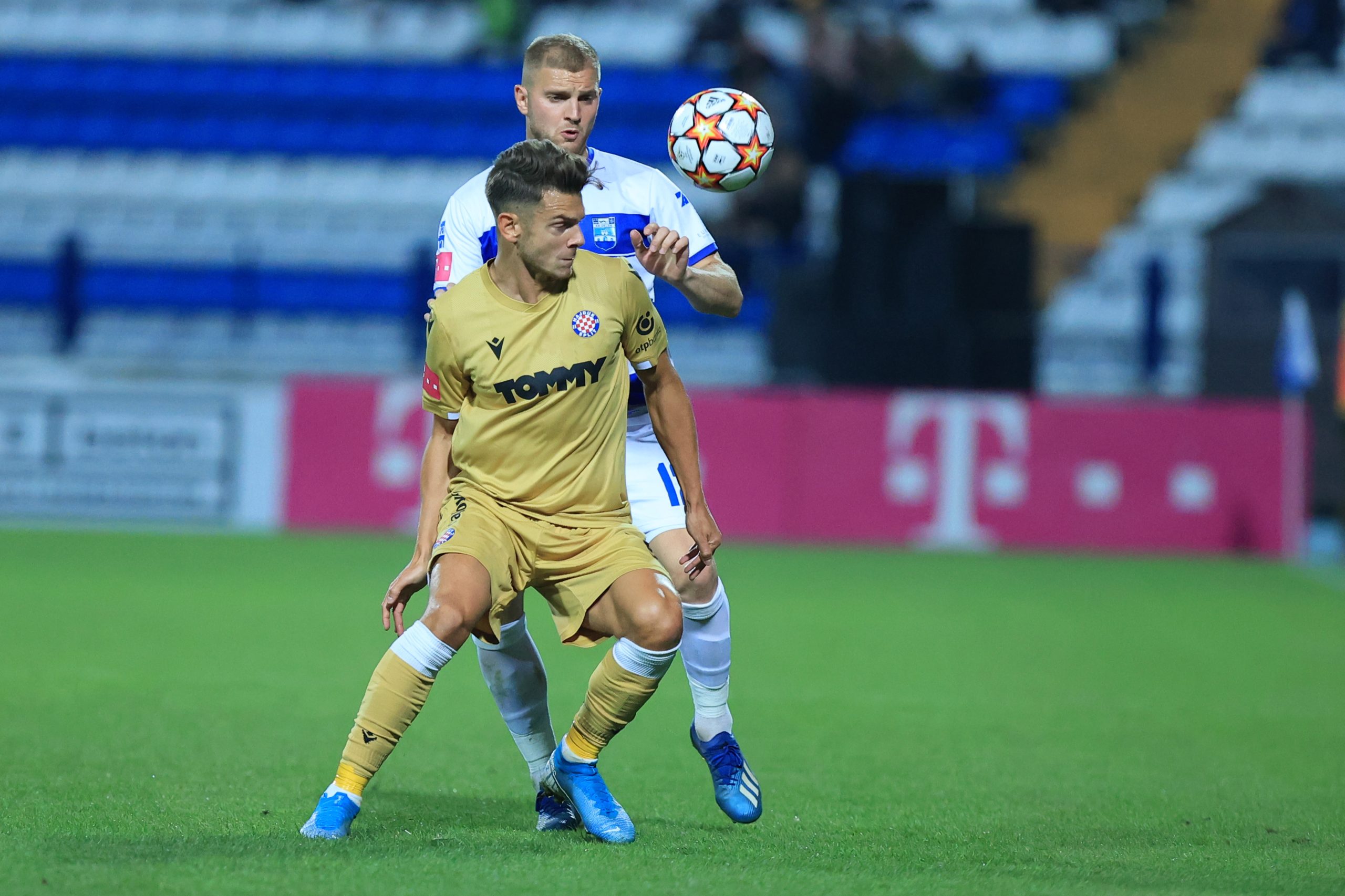 03.10.2021., stadion Gradski vrt, Osijek - 11. kolo, Hrvatski Telekom Prva liga, NK Osijek - HNK Hajduk.  Alexander Kacaniklic, Petar Bockaj Photo: Davor Javorovic/PIXSELL