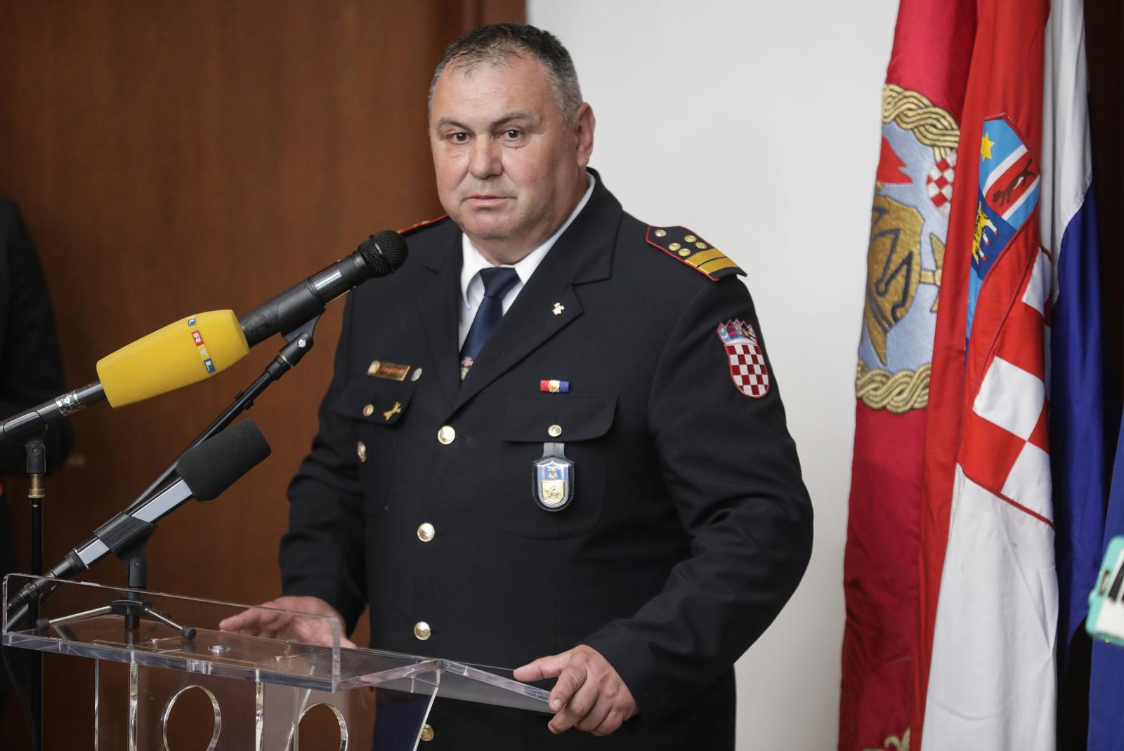 04.05.2022.,Zagreb, svecano obiljezen Dan svetog Florijana i Dan vatrogastva u organizaciji Hrvatske vatrogasne zajednice. Nakon svecanog prijema odrzala se vjezba vatrogasnog podmlatka na poligonu ispred Drzavne vatrogasne skole te prigodni govori, a urucene su i nagrada Najpothvat u vatrogastvu za 2021. pripadnicima JVP Grada Zagreba za uklanjanje kape zvonika sa sisacke katedrale, te priznanje za osobite zasluge u saniranju posljedica potresa pripadnicima Vatrogasne zajednice Sisacko- moslavacke zupanije. Svecanosti su nazocili izaslanici Hrvatskog sabora, predsjednika RH, te ministrica poljoprivrede Marija Vuckovic. Priznaja vatrogascima urucio je glavni vatrogasni zapovjednik. Slavko Tucakovic. Photo: Robert Anic/PIXSELL