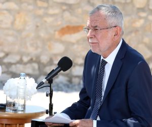 r04.09.2019., Sibenik - Austrijski predsjednik Alexander Van der Bellen, slovenski predsjednik Borut Pahor i hrvatska predsjednica Kolinda Grabar-Kitarovic sastali su se kako bi razgovarali o regionalnoj suradnji. Nakon susreta predsjednici su dali izjave.rPhoto: Dusko Jaramaz/PIXSELL