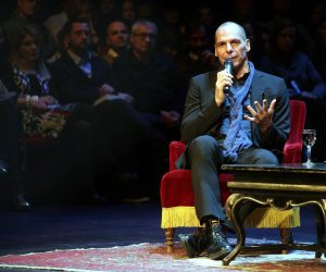 04.12.2016., Zagreb - U Hrvatskom narodnom kazalistu na Filozofskom teatru gostovao je bivsi ministar financija Grcke Janis Varoufakis.rPhoto: Zarko Basic/PIXSELL