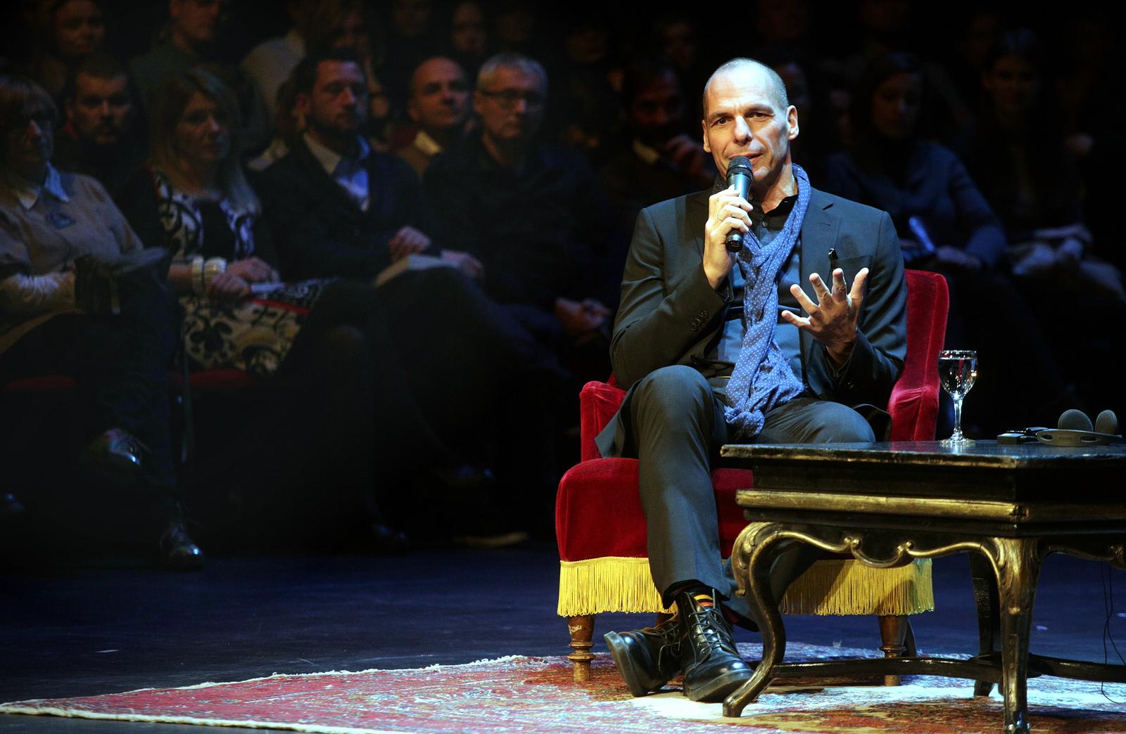 04.12.2016., Zagreb - U Hrvatskom narodnom kazalistu na Filozofskom teatru gostovao je bivsi ministar financija Grcke Janis Varoufakis.rPhoto: Zarko Basic/PIXSELL