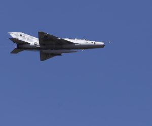 05.08.2021., Knin - Svecani program i dolazak drzavnih duznosnika povodom Dana pobjede i domovinske zahvalnosti te Dana hrvatskih branitelja na stadionu NK Dinara. Prelet aviona MIG-21 Photo: Milan Sabic/PIXSELL