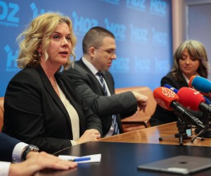 07.01.2022., Mostar - Zastupnici iz Hrvatske u Europskom parlamentu, Zeljana Zovko, Suncana Glavak, Karlo Ressler i Tomislav Sokol odrzali konferenciju za medije u zgradi HDZ-a Bosne i Hercegovine gdje su prisustvovali sjednici predsjednistva HNS-a. Photo: Denis Kapetanovic/PIXSELL