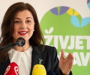 07.06.2022., Zagreb - Konferencija za medije u X. gimnaziji Ivan Supek na kojoj je najavljeno ovogodisnje izdanje UNICEF-ove humanitarne utrke Mlijecna staza. Ove godine, UNICEF ce Mlijecnom stazom podrzati standardizirani program mentalnozdravstvenog opismenjavanja ucitelja i nastavnika PoMoZi Da, koji provodi Hrvatski zavod za javno zdravstvo, uz podrsku Agencije za odgoj i obrazovanje. Sanja Music Milanovic, voditeljica programa Zivjeti zdravo, Hrvatski zavod za javno zdravstvo. 
Photo: Goran Stanzl/PIXSELL Photo: Goran Stanzl/PIXSELL