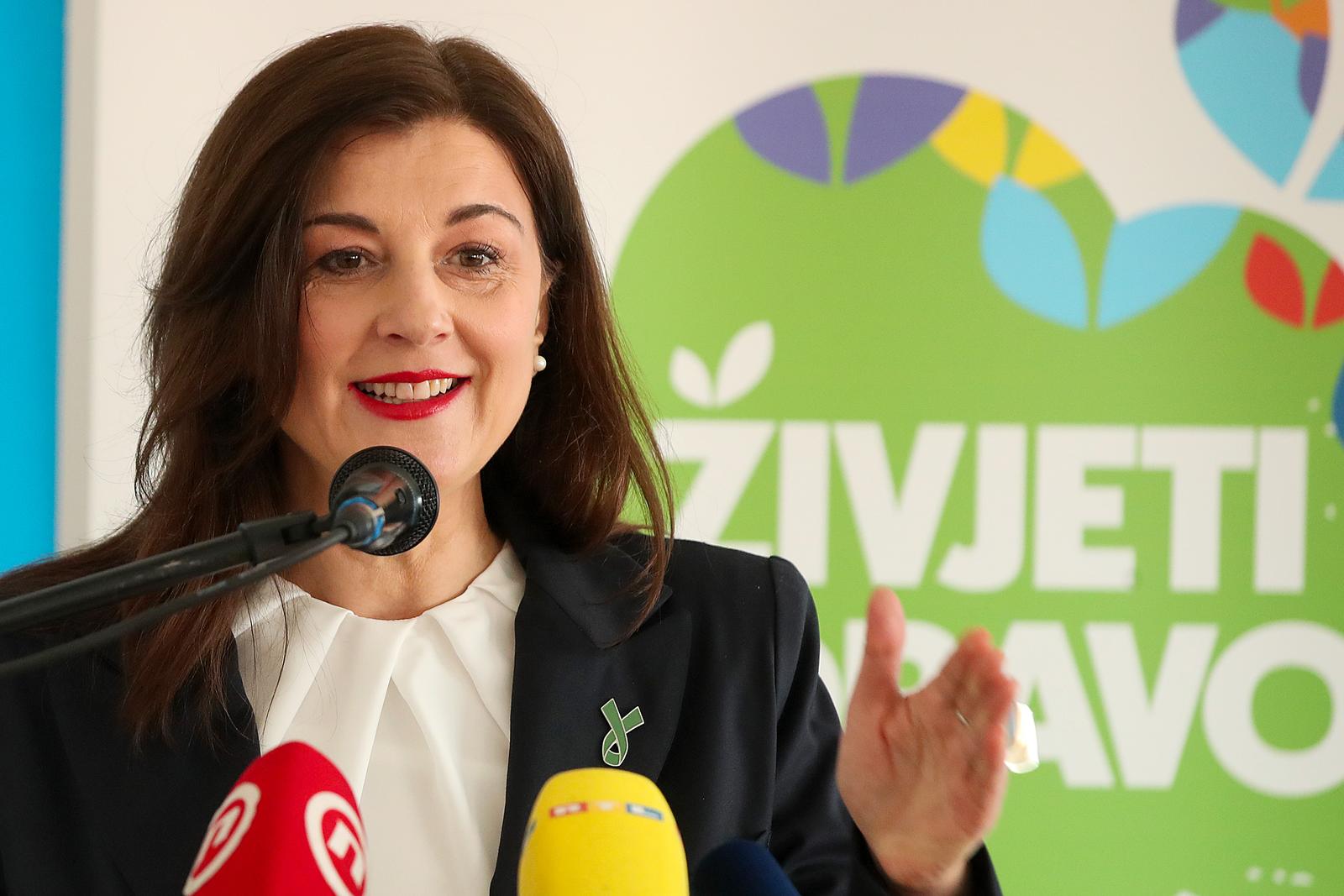 07.06.2022., Zagreb - Konferencija za medije u X. gimnaziji Ivan Supek na kojoj je najavljeno ovogodisnje izdanje UNICEF-ove humanitarne utrke Mlijecna staza. Ove godine, UNICEF ce Mlijecnom stazom podrzati standardizirani program mentalnozdravstvenog opismenjavanja ucitelja i nastavnika PoMoZi Da, koji provodi Hrvatski zavod za javno zdravstvo, uz podrsku Agencije za odgoj i obrazovanje. Sanja Music Milanovic, voditeljica programa Zivjeti zdravo, Hrvatski zavod za javno zdravstvo. 
Photo: Goran Stanzl/PIXSELL Photo: Goran Stanzl/PIXSELL