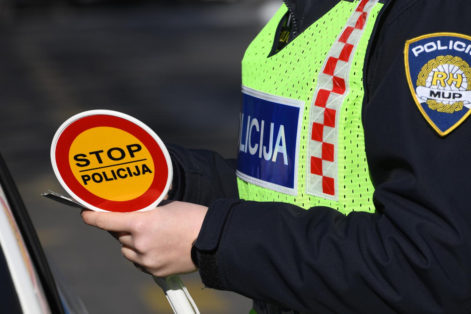 08.02.2022., Sibenik - Policijska akcija usmjerena na pjesake i vozila provodi se tijekom jutra na podrucju grada Sibenika. Photo: Hrvoje Jelavic/PIXSELL