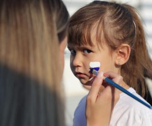 08.07.2022., Osijek - Na Trgu Vatroslava Lisinskog u osjeckoj Tvrdji NK Osijek pozvao je sve svoje navijace i simpatizere na ugodno druzenje te predstavljanje momcadi i novih dresova uoci nove HNL sezone. Druzenje se nakon toga nastavilo uz koncert Zabranjenog pusenja.
 Photo: Dubravka Petric/PIXSELL