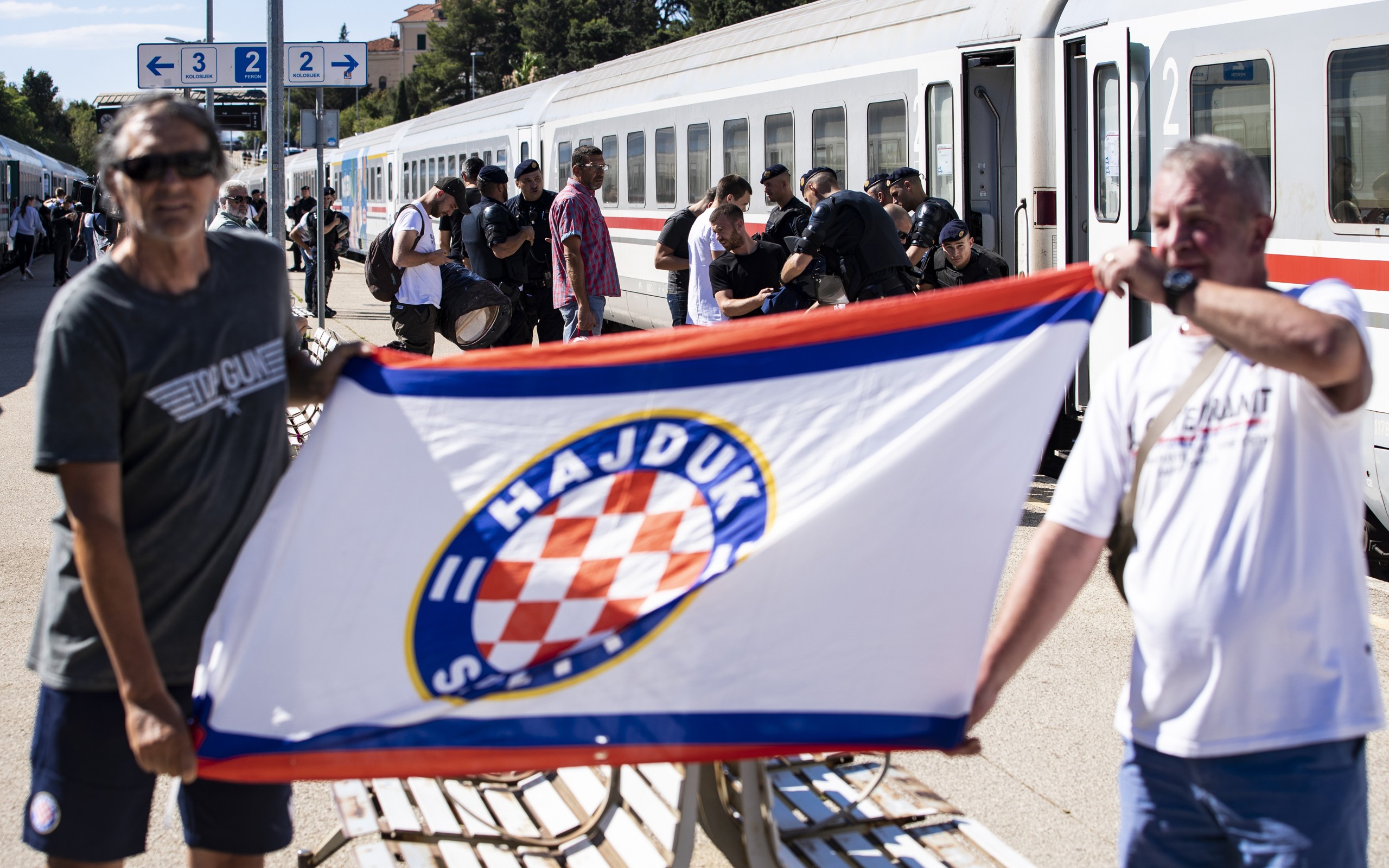 09.07.2022., Split - Navijaci Hajduka takozvanim Bilim vlakom krecu prema Zagrebu uoci utakmice Superkupa Hajduk-Dinamo. Photo: Milan Sabic/PIXSELL