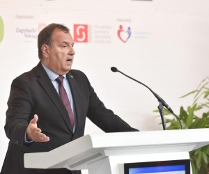 10.06.2022., Zagreb - U paviljonu 5 Zagrebackog velesajma svecano je otvoren Dentex, medjunarodni sajam dentalne medicine. Ministar Vili Beros.  Photo: Davorin Visnjic/PIXSELL