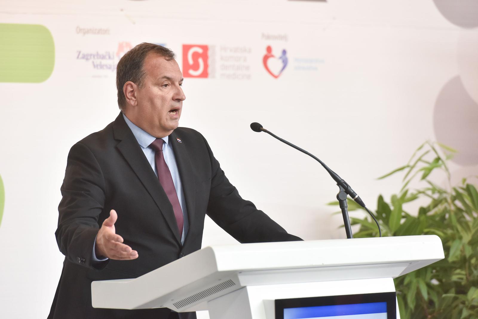 10.06.2022., Zagreb - U paviljonu 5 Zagrebackog velesajma svecano je otvoren Dentex, medjunarodni sajam dentalne medicine. Ministar Vili Beros.  Photo: Davorin Visnjic/PIXSELL