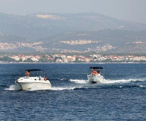 10.08.2020.,Vodice-U vodickom akvatoriju odrzana je tradicionbalna  akcija pojacanog nadzora sigurnosti plovidbe na Jadranu "Sigurna plovidba"koja  ima za cilj provjeru spremnosti i ucinkovitosti svih nadleznih sluzbi Ministarstva mora, prometa i infrastrukture u nadzoru sigurnosti plovidbe svih sudionika na moru.rPhoto: Dusko Jaramaz/PIXSELL