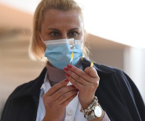 12.02.2022., Sibenik - Iako je zanimanje za cijepljene u opadanju u Sibensko-kninskoj zupaniji na punktovima cijepljenja ponudjeno je i cijepivo za djecu.
 Photo: Hrvoje Jelavic/PIXSELL