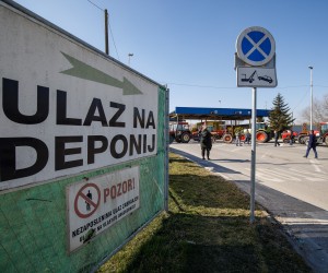 12.03.2022., Zagreb - Skup mjestana Jakusevca protiv prosirenja odlagalista, centra za gospodarenje otpadom u Jakusevcu, drobilica glomaznog otpada te kompostane. Gradjani su nakratko blokirali ulaz na deponij smeca te Servisno operativni centar.
  Photo: Davor Puklavec/PIXSELL