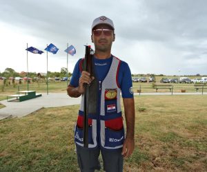 26.08.2012., Topolje - Na streljani SD Fazan Topolje pored Ivanic Grada, odrzano je Finale KUP-a Hrvatske u gadjanju letecih meta. Ovogodisnje finale okupilo je 30 najboljih hrvatskih strijelaca medju kojima je i sudionik Olimpijskih igara u Londonu Anton Glasnovic s bratom Josipom.rPhoto: Sanjin Strukic/PIXSELL