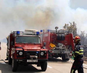 13.07.2022.,Vodice - Izbio je pozar kod Vodica, u blizini  arheoloskog lokaliteta Velika Mrdakovica u vodickom zaledju.Na terenu je 30-ak vatrogasaca s desetak vozila, a u gasenju su se zemaljskim snagama prikljucila i dva kanadera. Photo: Dusko Jaramaz/PIXSELL