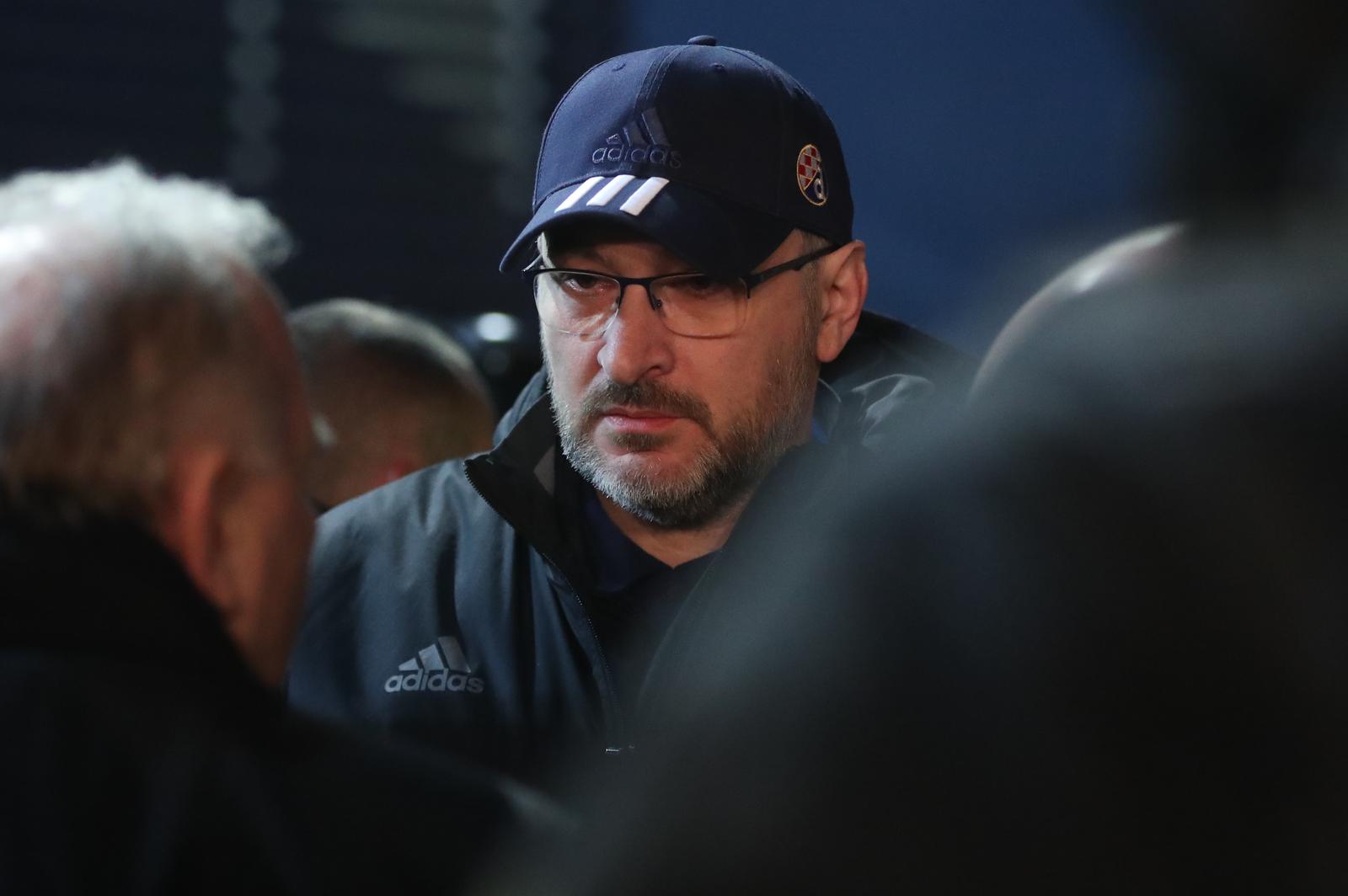 14.02.2019., Plzen, Ceska – Jake policijske snage medju navijacima ispred stadiona uoci pocetka prva utakmica 1/16 finala UEFA Europa lige: FC Viktoria Plzen – GNK Dinamo Zagreb. Photo: Igor Kralj/PIXSELL