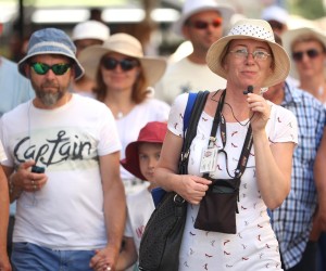 15.07.2022., Sarajevo, Bosna i Hercegovina - Veliki broj turista je u glavnom gradu BiH. Zajedno sa turistickim vodicima preplavili su centar grada. Photo: Armin Durgut/PIXSELL