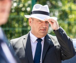30.06.2020., Konjsko, Split - Ministar Vili Beros s Panamskim sesirom dolazi na otvorenje radova na trafostanici Konjsko i posjet trafostanici Sucidar u Splitu. "nPhoto: Milan Sabic/PIXSELL